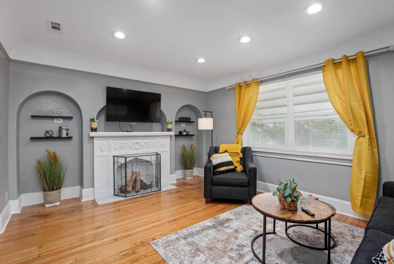 Modern & Cozy East Side Gem ~ Queen Beds ~ Parking Detroit Esterno foto